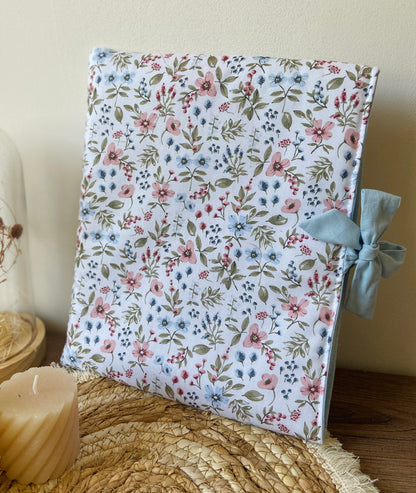 Pochette à livre noeud fleuri bleu