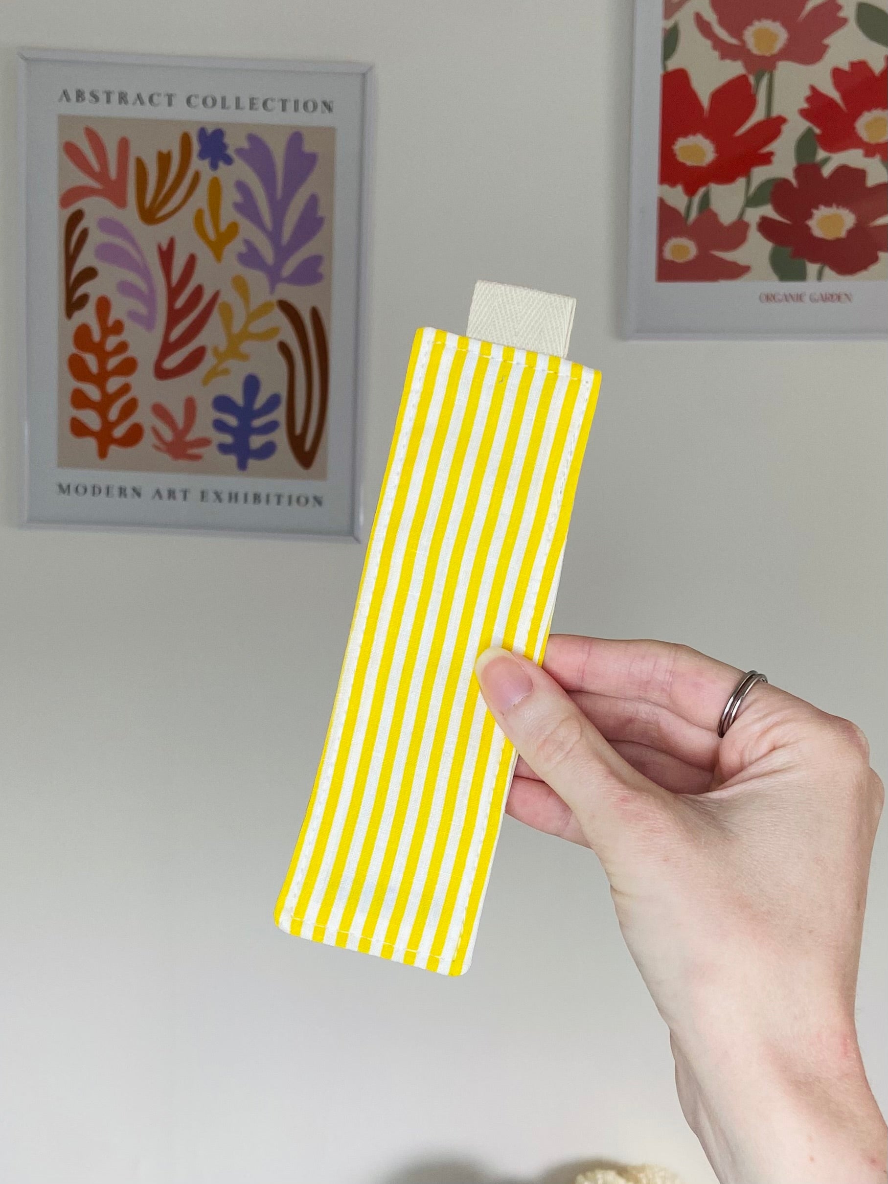 marque-page tissu rayures jaune fait main
accessoire lecture printemps artisanale
