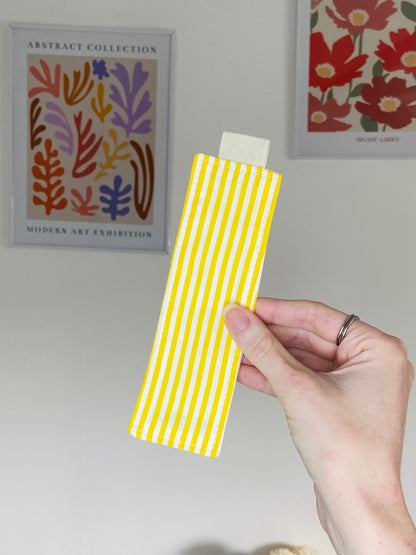 marque-page tissu rayures jaune fait main
accessoire lecture printemps artisanale