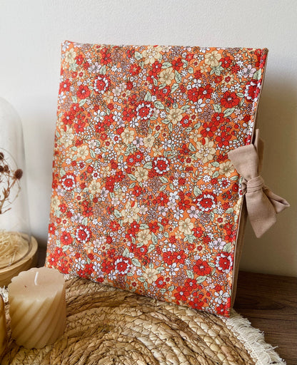 Pochette à livre noeud fleuri orange